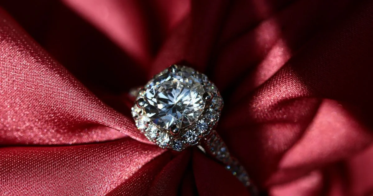 why diamonds look different at home