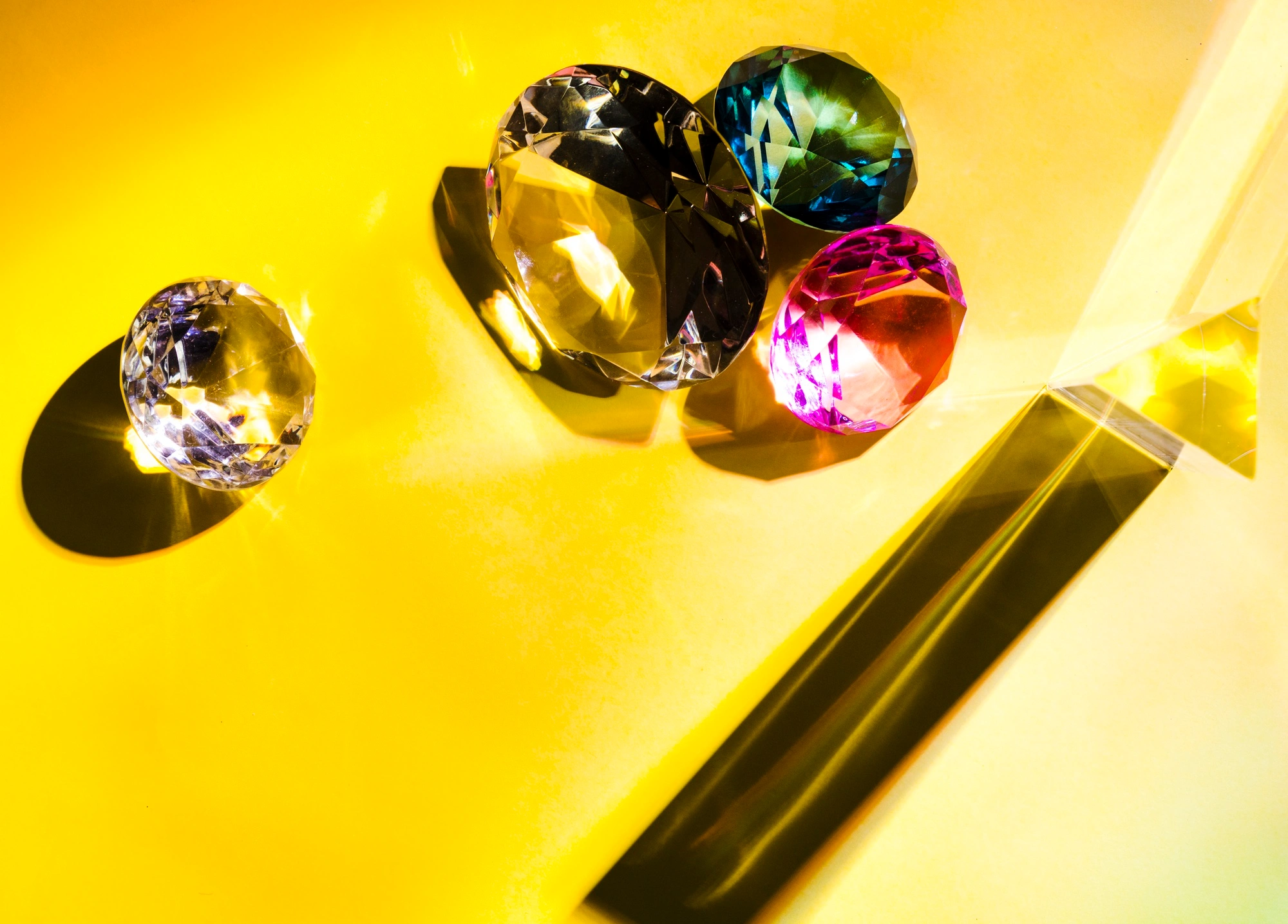 Pink vs Yellow Diamonds: Which Color Diamond Should You Buy?